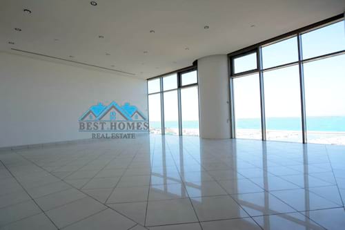 3 Bedrooms Big Apartment with panoramic sea view in Salmiya