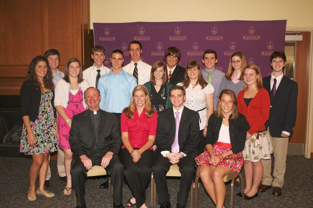 <b>Presidential Scholars 2009</b><br /> Father Pilarz meets with students who were named Presidential Scholars in 2009.