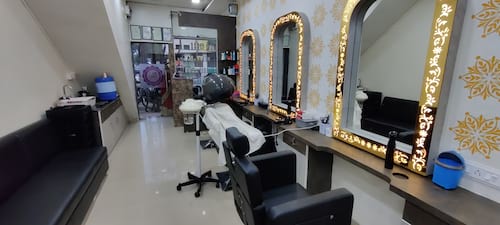 Pyro Unisex Salon & Spa in Nashik