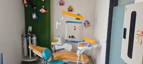 Jai Jinendra Dental Hospital in India