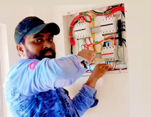 Senior Electrician Raj Pothina Kommadi Junction Madhurawada in Visakhapatnam