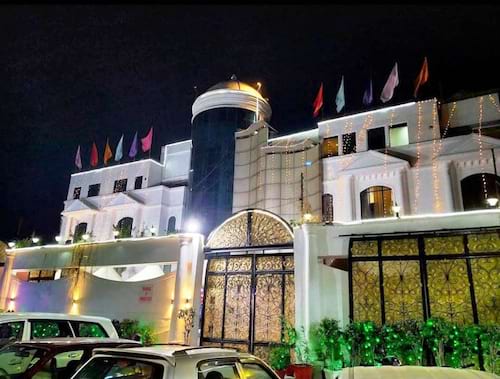 Hotel Mandakini Royale in Kanpur