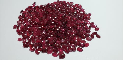 Ruby Oval: 6mm x 4mm