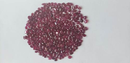 Ruby-Oval: 4mm x 3mm
