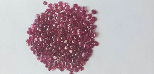 Ruby-Oval: 4mm x 3mm
