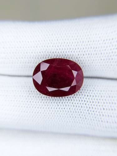 Ruby Oval: 9.6ct