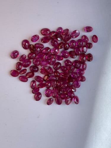 Ruby-Oval: 4mm x 3mm