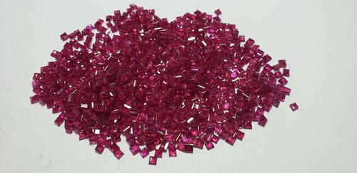 Ruby Square: 2.5mm - 3mm