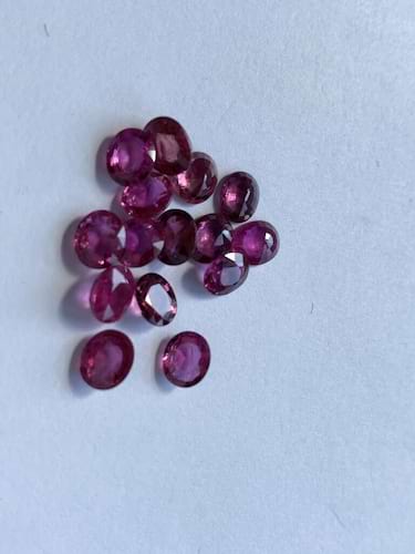 Ruby-Oval: 6mm x 5mm