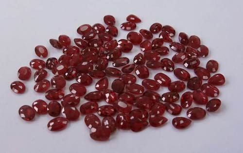 Ruby-Oval: 7mm x 5mm