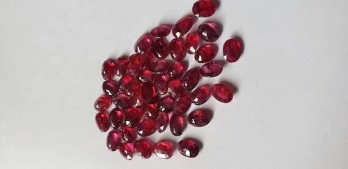 Ruby-Oval: 7mm x 5mm