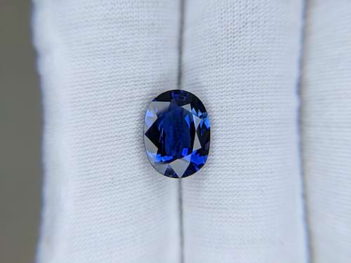 Blue Sapphire Oval: 5.87ct