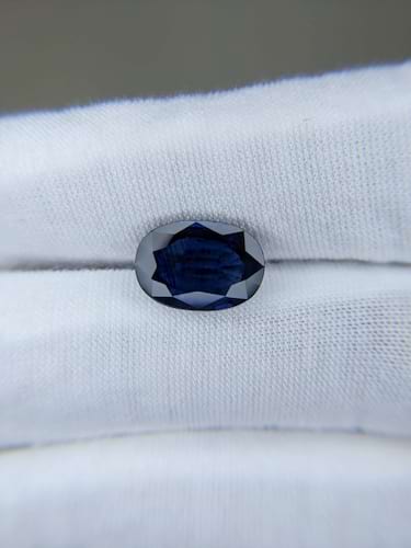 Blue Sapphire Oval: 4.92ct