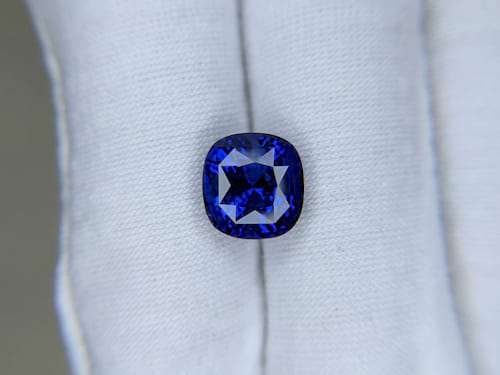 Blue Sapphire Cushion: 6.54ct