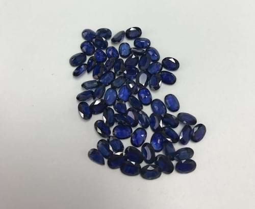 Blue Sapphire-Oval: 7mm x 5mm