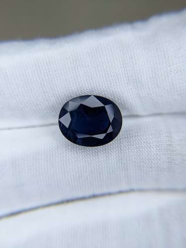Blue Sapphire Oval: 9.07ct