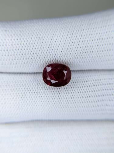 Ruby Oval: 3.65ct