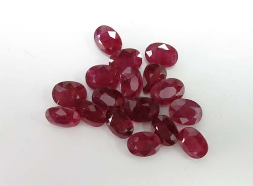 Ruby-Oval: 8mm x 6mm