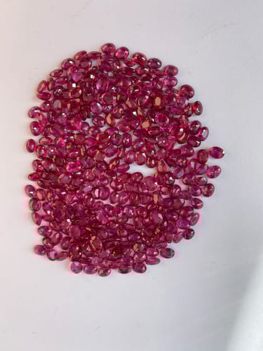 Ruby-Oval: 4mm x 3mm