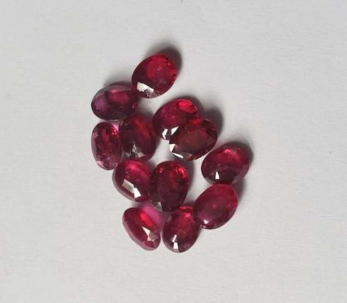 Ruby-Oval: 8mm x 6mm