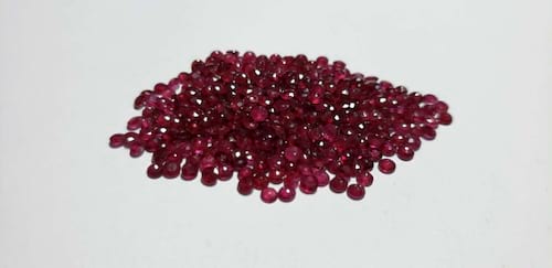 Ruby Round: 2.5mm - 3mm