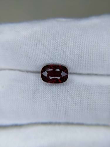 Ruby Oval: 3.01ct