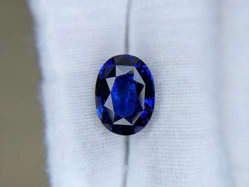 Blue Sapphire Oval: 10.27ct
