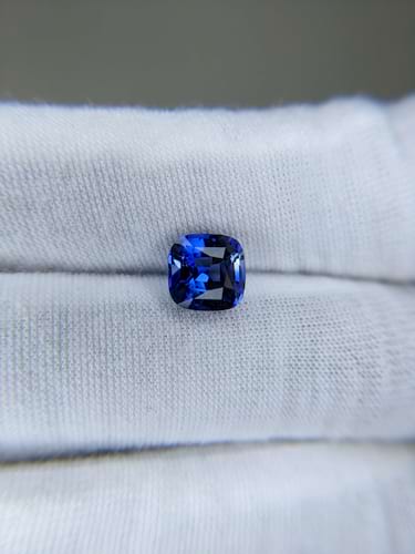 Blue Sapphire Cushion: 3.36ct