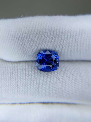 Blue Sapphire Cushion: 4.94ct