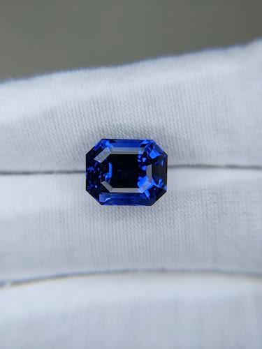 Blue Sapphire Emerald Cut: 10.69ct