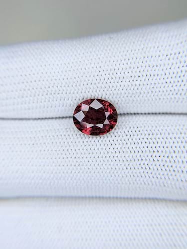 Ruby Oval: 2.4ct