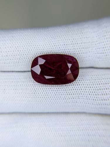 Ruby Oval: 10.79ct