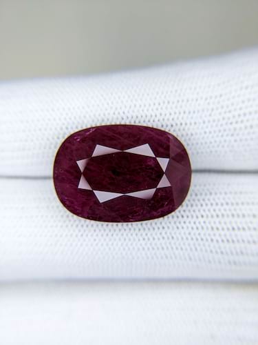 Ruby Oval: 19.53ct