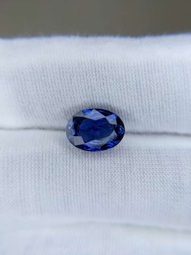 Blue Sapphire Oval: 4.12ct