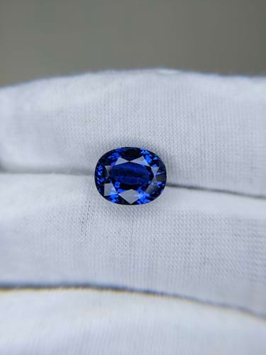 Blue Sapphire Oval: 6.49ct
