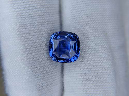 Blue Sapphire Cushion: 3.26ct