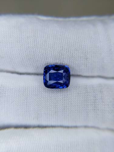 Blue Sapphire Cushion: 3.04ct