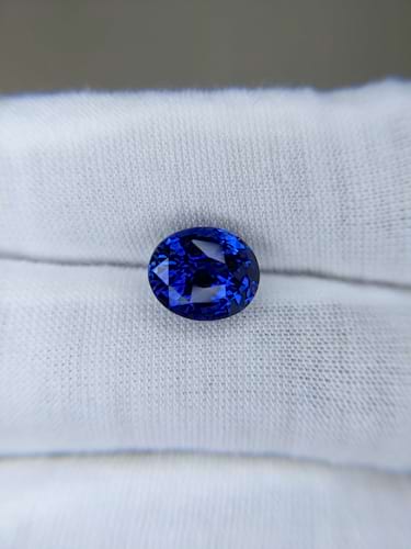 Blue Sapphire Oval: 5.02ct