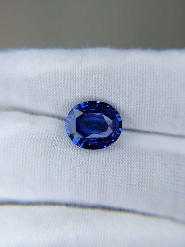 Blue Sapphire Oval: 5.93ct