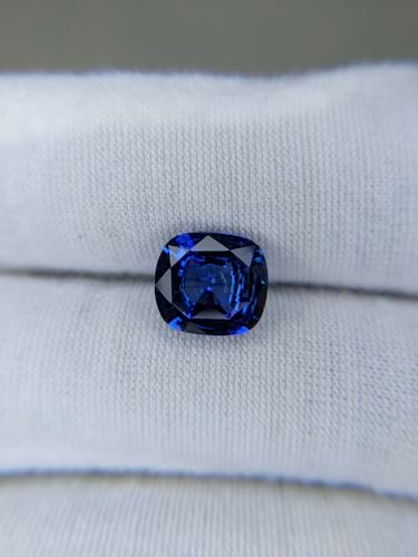 Blue Sapphire Cushion: 4.45ct