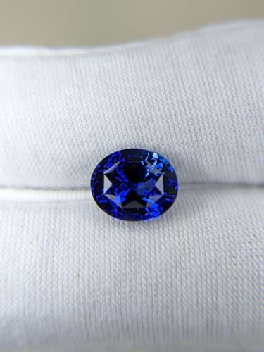Blue Sapphire Oval: 4.52ct