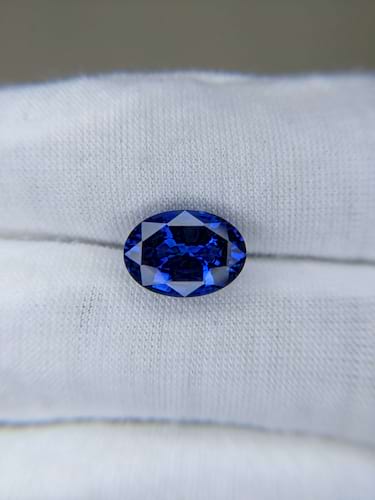 Blue Sapphire Oval: 5.95ct