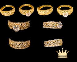 21 k yellow gold female ring set CZ stone size 6.75 weight 7.610