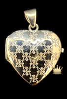 18k yellow gold locket heart pendant with flowers engraved grams 5.40 price $760