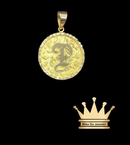 18k yellow gold solid customized pendant with symbol and initials background brush work initials polish work border diamond cut price $1350 usd weight 12.71 gram size 1 inches