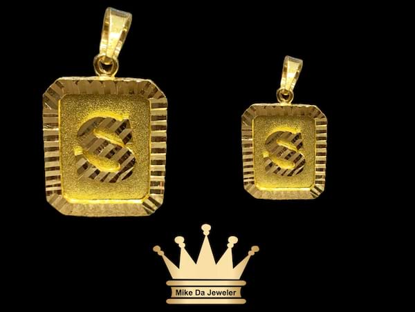 18k yellow gold handmade customized initials pendant background brush work border and initial dimond cut  weight 3.83 grams size 0.75 inches