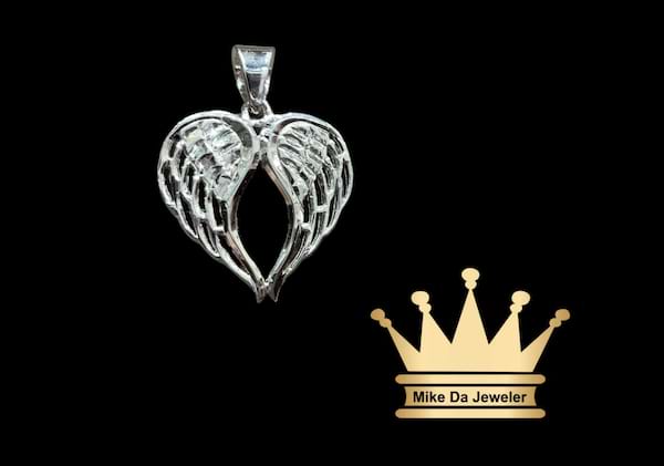 18k White Gold Angel Wings Heart Shape Pendant