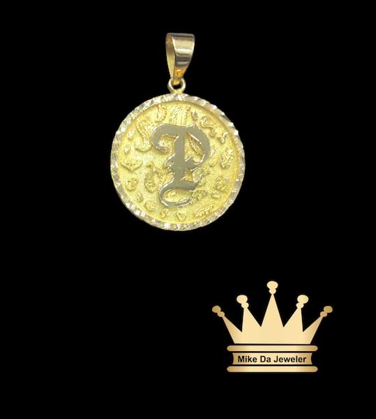18k yellow gold solid customized pendant with symbol and initials background brush work initials polish work border diamond cut  weight 12.71 gram size 1 inches