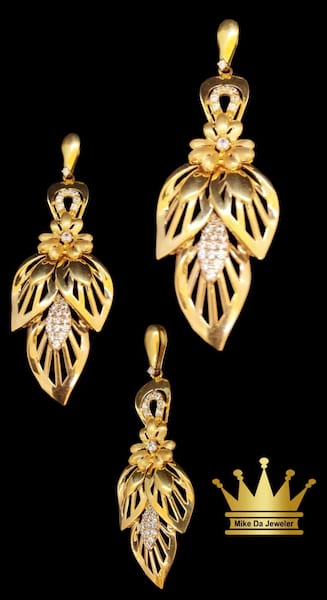 21 karat gold two tone female charm size 2.00inch