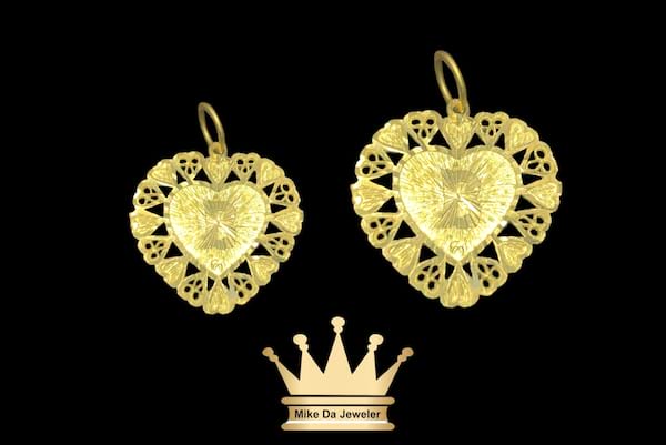 21k initial charm in heart all the initial available weight 1.920 grams size 0.75 inches